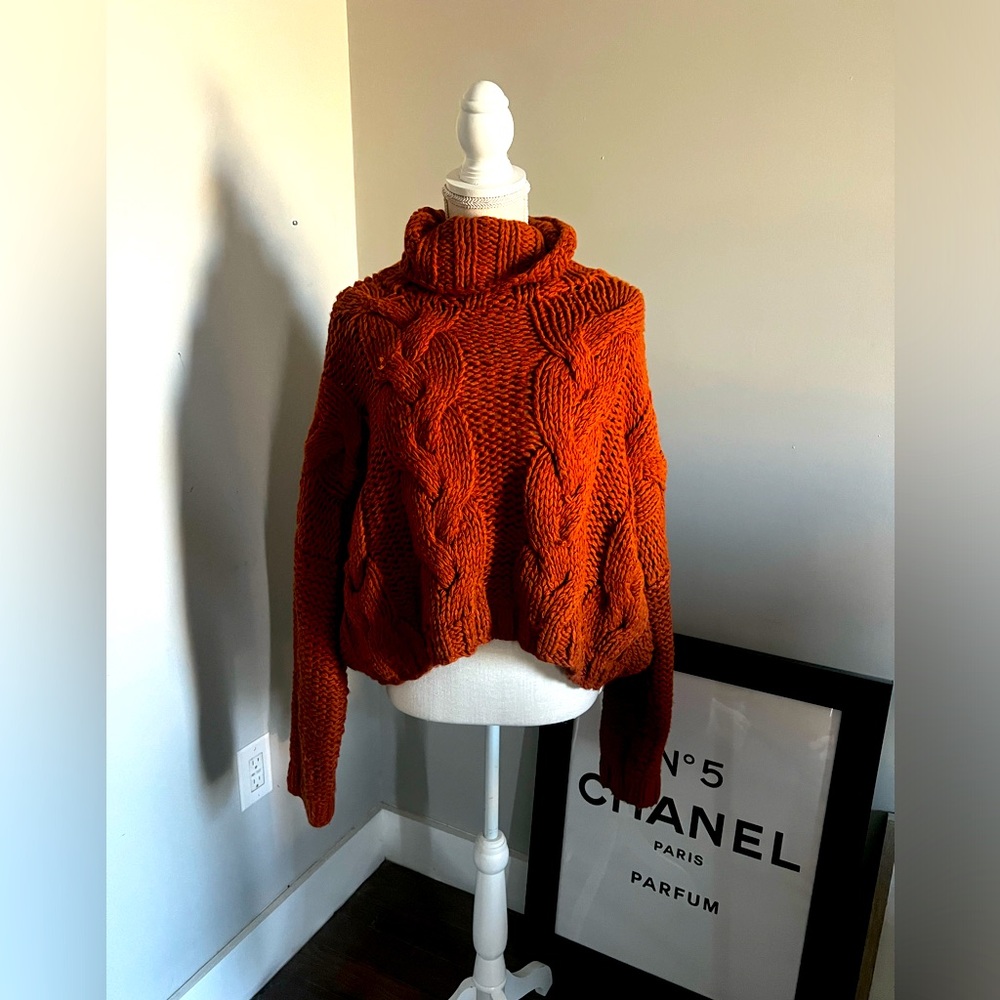 Cropped cozy Fall sweater